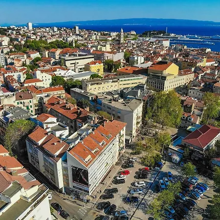 Pelenito Apartment Split