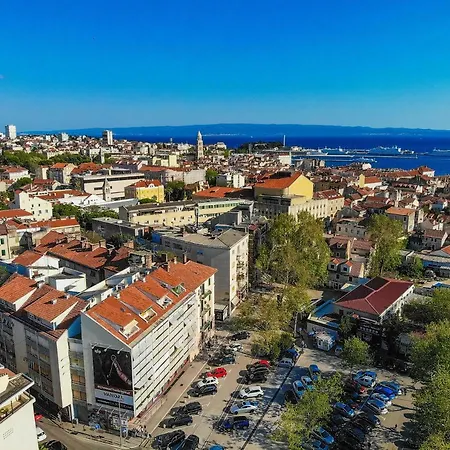 Pelenito Apartment *